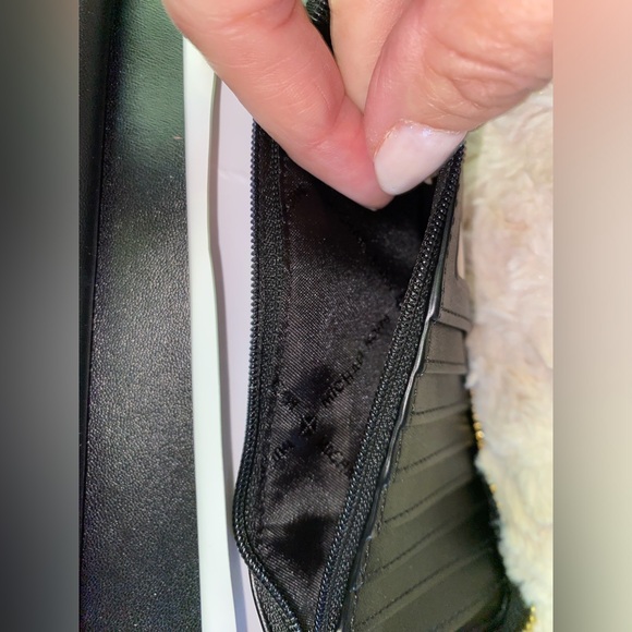 SALE! Michael Kors Large Jet Set Travel Phone Wristlet NEW WITH TAGS - Picture 13 of 16